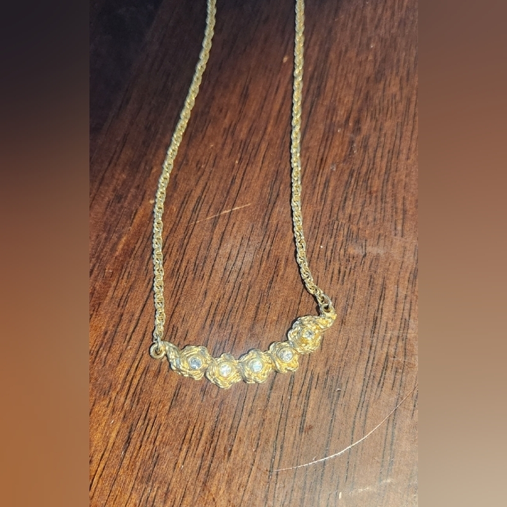 Avon Elegant Vintage Art Gold Necklace with Beaded Accents